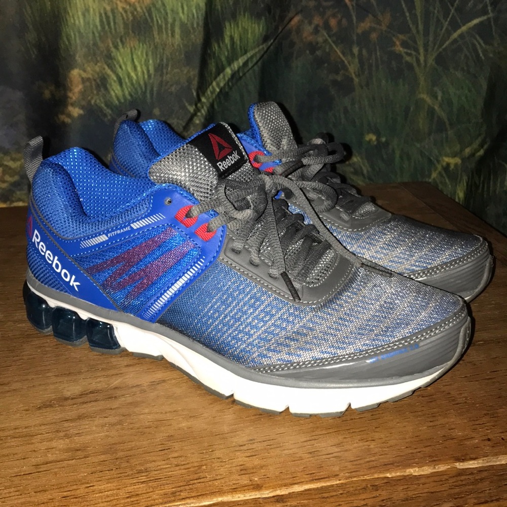 Reebok men’s sz 9 like new only worn once